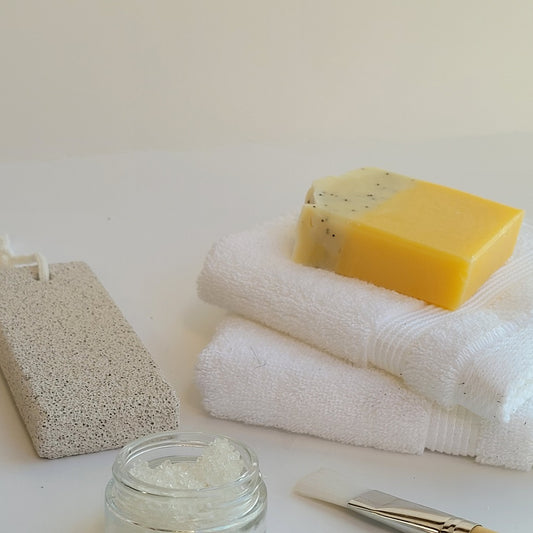 Uplifting Body Soap – Lemon & Petitgrain with Poppy Seeds