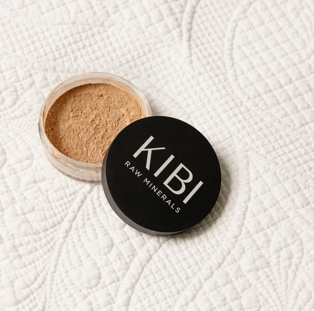Naturally Flawless Set - Mineral Foundation + Tapered Brush + Makeup Bag