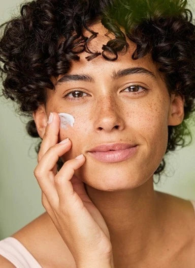 Soothing Moisturiser for Sensitive Skin - Almond