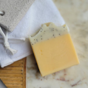 Uplifting Body Soap – Lemon & Petitgrain with Poppy Seeds